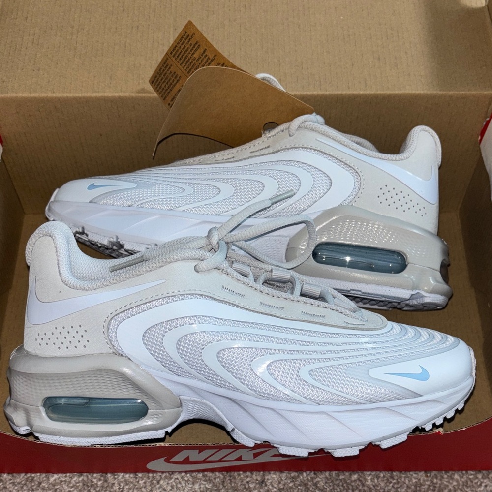 NWT Nike air max fire